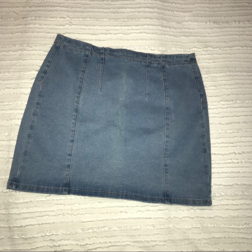 F21 Denim Mini Skirt 🦄